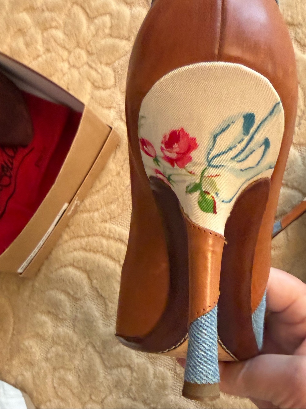 DIOR rare find. 
LEATHER,DENIM,FLORAL PUMP Archival Style! EUC ,SIZE 39  wow - Picture 4 of 7